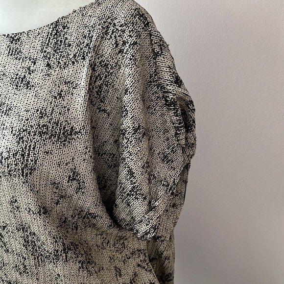 𝅺DKNYC l Short Sleeve Top - Picture 3 of 7